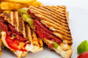 PASTRAMI & SWISS